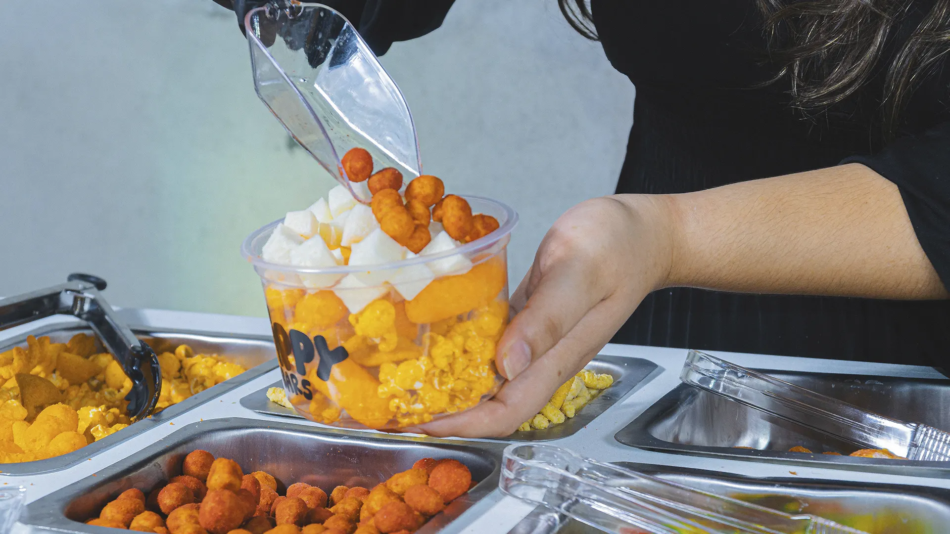 Servicio de barra de snacks Da Jappy Bars en un evento